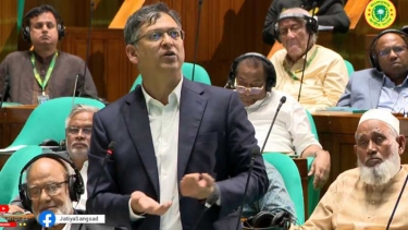 জ্বালানি অবৈধ মজুদ, কালোবাজারি ও পাচারের বিরুদ্ধে আইনশৃঙ্খলা বাহিনী কঠোর ব্যবস্থা নিচ্ছে: স্বরাষ্ট্রমন্ত্রী