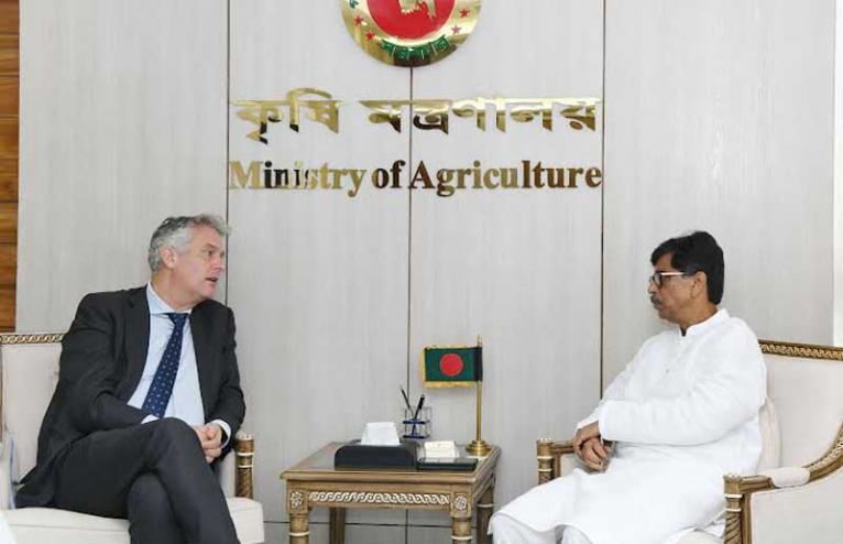 কৃষিমন্ত্রীর সাথে নেদারল্যান্ডসের রাষ্ট্রদূতের সাক্ষাৎ