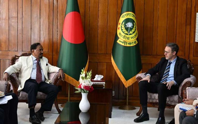 স্পীকারের সাথে ঢাকায় নিযুক্ত ইউএনডিপি এর আবাসিক প্রতিনিধির সৌজন্য সাক্ষাৎ