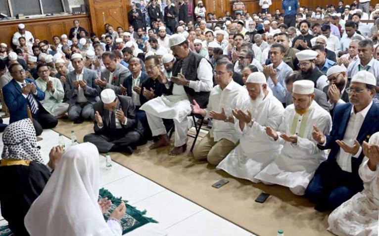 স্পীকারের সহধর্মিণীর রূহের মাগফিরাত কামনায় মিলাদ ও দোয়া মাহফিল অনুষ্ঠিত