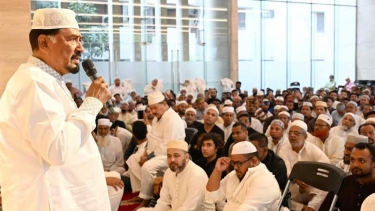 জাতীয় সংসদের স্পীকারের সহধর্মিণী দিলারা হাফিজের রুহের মাগফিরাত কামনা করে দোয়া মাহফিল অনুষ্ঠিত