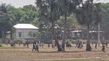 সালথায় দুই পক্ষের সংঘর্ষে আহত ১০: বাড়িঘর ভাঙচুর