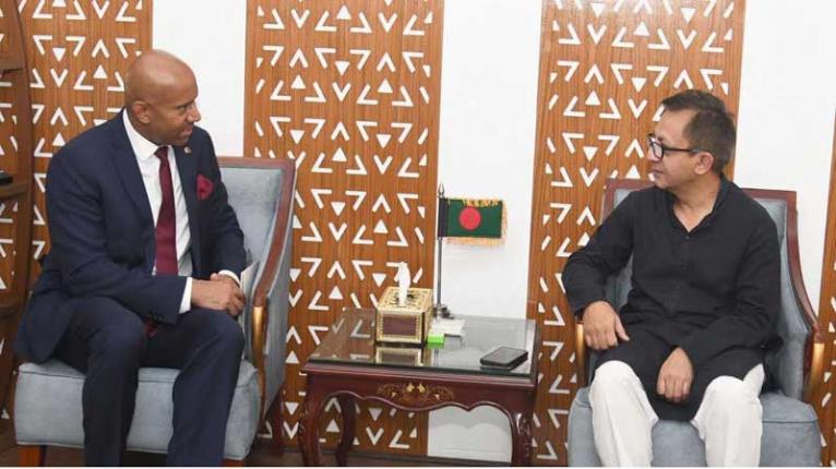 বাণিজ্যমন্ত্রীর সাথে কানাডার হাইকমিশনারের বৈঠক