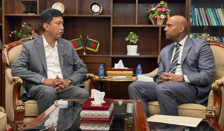 পার্বত্য মন্ত্রী দীপেন দেওয়ান এমপি’র সাথে কানাডিয়ান হাইকমিশনারের সৌজন্য সাক্ষাৎ