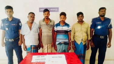 জামালপুরে নকল স্বর্ণের বিস্কুটসহ ৪ প্রতারক গ্রেপ্তার