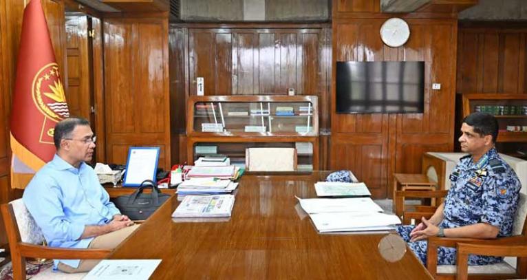 প্রধানমন্ত্রীর সঙ্গে বিমান বাহিনী প্রধানের সৌজন্য সাক্ষাৎ