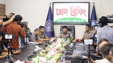 ফরিদপুরে ট্রিপল মার্ডার: ১০ ঘণ্টায় গ্রেফতার প্রধান আসামি, উদ্ধার কোদাল