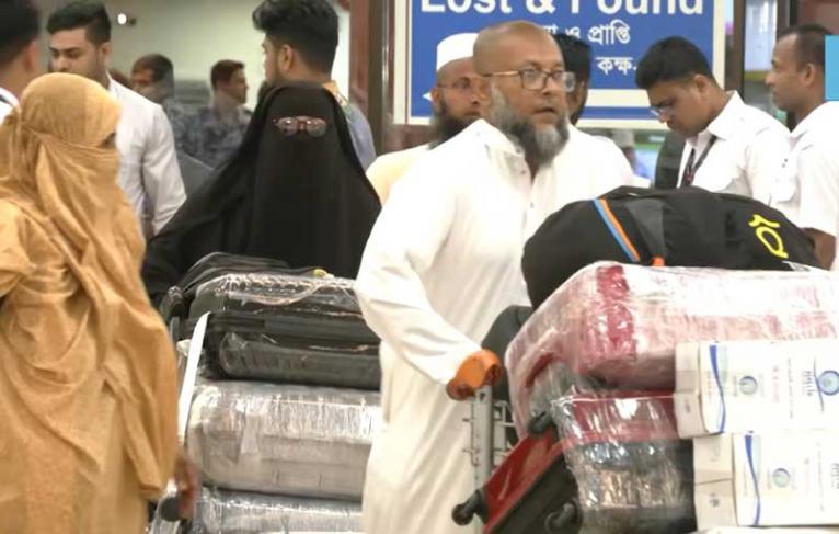 আজ ১৪টি ফ্লাইটে দেশে ফিরবেন ৫ হাজারের বেশি হাজি