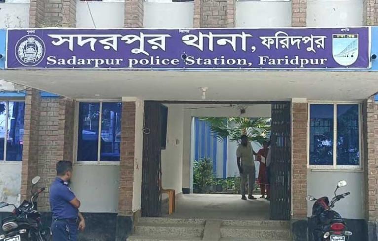 সদরপুরে গলায় ফাঁস দিয়ে বৃদ্ধার আত্মহত্যা