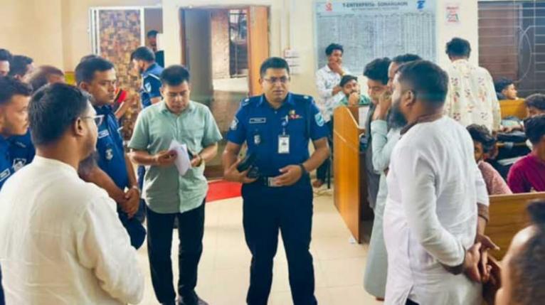 সোনারগাঁয়ে নগদ ডিস্ট্রিবিউশন হাউজে ফিল্মি কায়দায় ডাকাতি, লুট প্রায় কোটি টাকা
