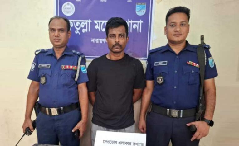 ফতুল্লার দেওভোগ মাদ্রাসা এলাকা থেকে ৪৫০ পিস ইয়াবাসহ মাদক ব্যবসায়ী গ্রেফতার