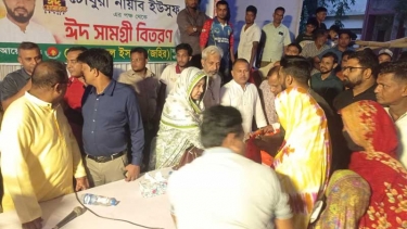 ফরিদপুরে দুস্থ ও অসহায় মানুষের মাঝে ঈদ সামগ্রী বিতরণ এমপি নায়াব ইউসুফের