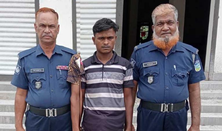 ​সরিষাবাড়ীতে ২২ পিস ইয়াবাসহ যুবক গ্রেফতার; পলাতক ২