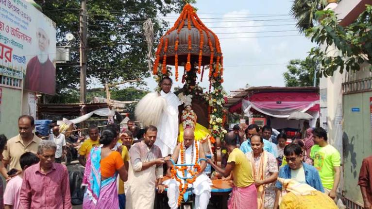 ফরিদপুরে ৯ দিনব্যাপী মহানাম মহাকীর্তন ও ধর্মীয় অনুষ্ঠান শেষ আজ