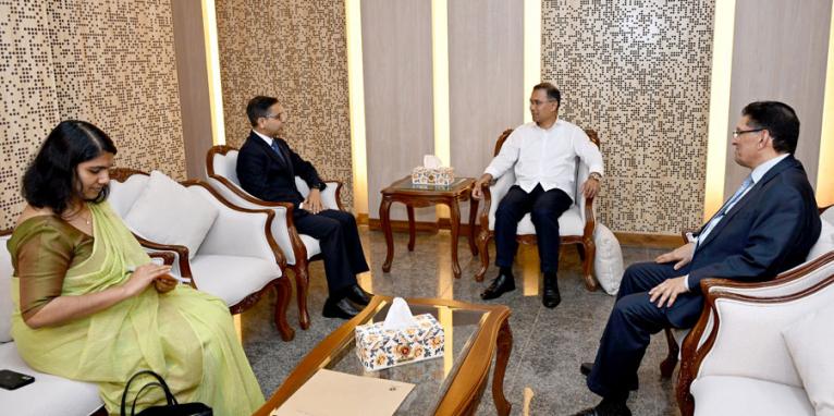 প্রধানমন্ত্রীর সঙ্গে বিদায়ী সাক্ষাৎ করেছেন প্রণয় ভার্মা