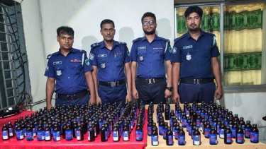 সাতক্ষীরায় ফেন্সিডিল জব্দ করেছে পুলিশ