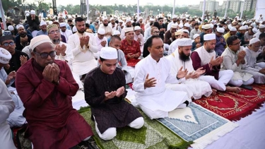 সংসদ ভবনের দক্ষিণ প্লাজায় পবিত্র ঈদুল আযহার জামাত অনুষ্ঠিত