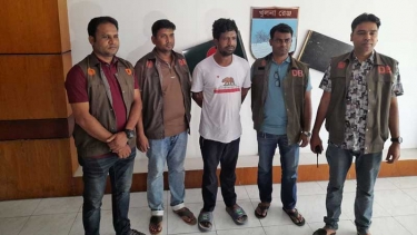 ২০ মামলার আসামি ‘খোঁড়া কামরুল’ গ্রেফতার