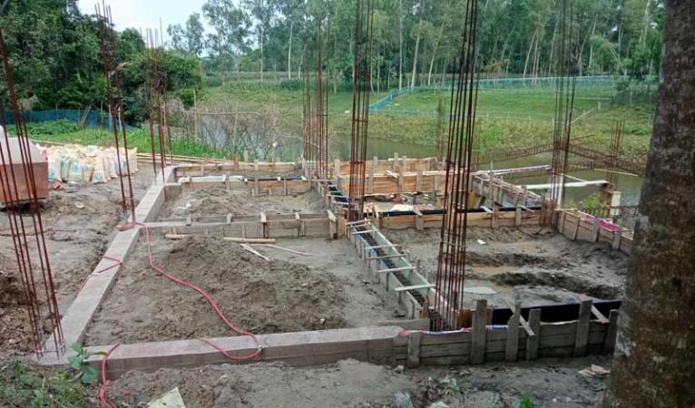 এক সমাজে দুই মসজিদ, সভাপতি-সম্পাদকের দ্বন্দ্বে ক্ষুব্ধ এলাকাবাসী