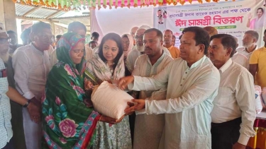 ফরিদপুরে ঈদ সামগ্রী বিতরণ করলেন এমপি নায়াব ইউসুফ
