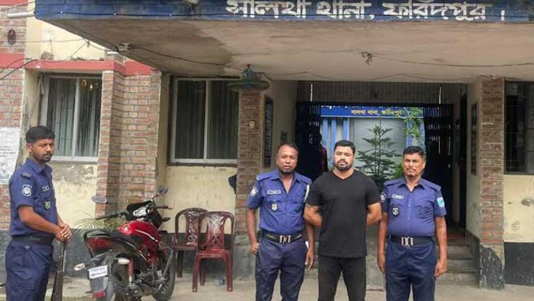 সালথায় লিচু বাগান মালিক হত্যা মামলায় পরিবার পরিকল্পনা পরিদর্শক গ্রেপ্তার