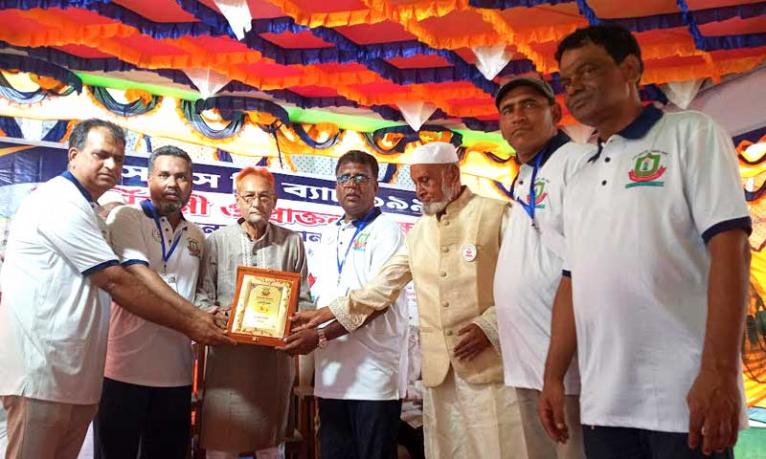 সরিষাবাড়ীতে ৯২ ব্যাচের ঈদ পুনর্মিলনী: প্রাক্তন শিক্ষকদের সম্মাননা