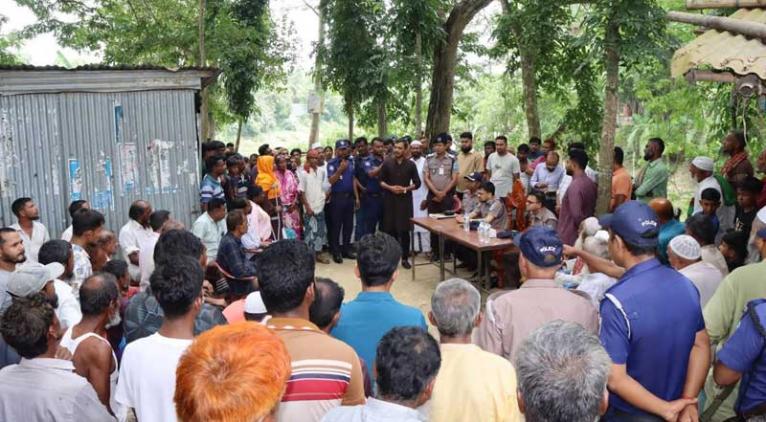 ফরিদপুরে আলোচিত দুই হত্যা মামলার ঘটনাস্থল পরিদর্শন করলেন পুলিশ সুপার