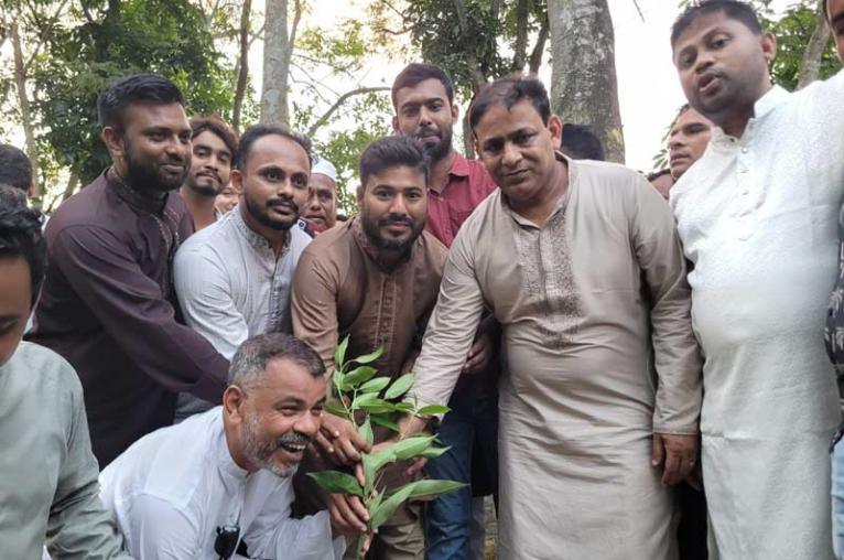 ​কালকিনি ও ডাসারে খাল খনন-পরবর্তী বৃক্ষরোপণ কর্মসূচির উদ্বোধন