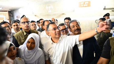 সংসদ ভিজিটে প্রধানমন্ত্রীর সাক্ষাৎ ও শুভেচ্ছায় উচ্ছ্বসিত মনোহরগঞ্জের শিক্ষক-শিক্ষার্থীরা