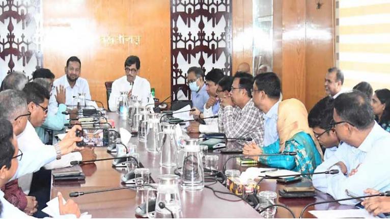 দেশেই দুধ উৎপাদন বাড়াতে সর্বোচ্চ পদক্ষেপ নিবে সরকার: প্রাণিসম্পদ