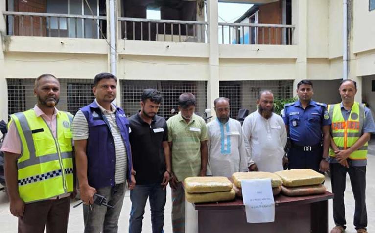 জামালপুরে ১৫ কেজি গাঁজাসহ ৪ মাদক কারবারি গ্রেপ্তার
