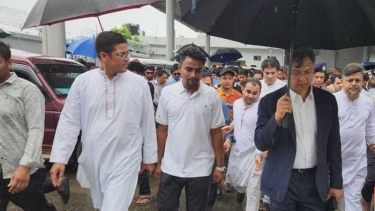 প্রধানমন্ত্রীকে স্বাগত জানাতে কক্সবাজার বিমানবন্দরে স্বরাষ্ট্রমন্ত্রী
