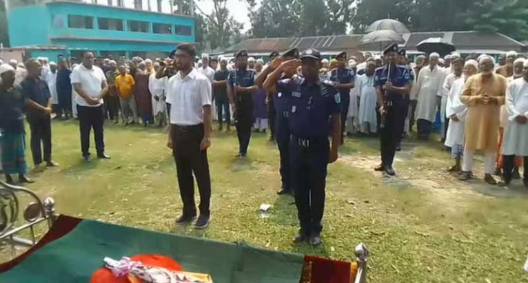 রাষ্ট্রীয় মর্যাদায় বীর মুক্তিযোদ্ধা আঃ গফুর মন্ডলকে দাফন
