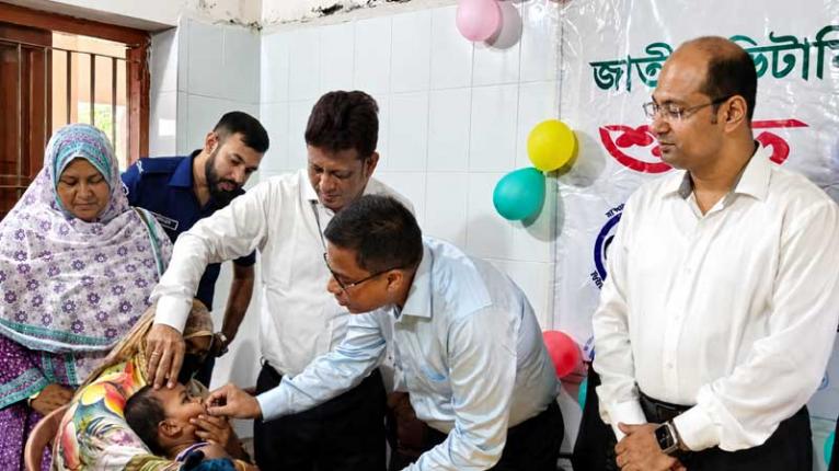 নারায়ণগঞ্জে জাতীয় ভিটামিন ‘এ’ প্লাস ক্যাম্পেইনের শুভ উদ্বোধন করেন ডিসি রায়হান কবির