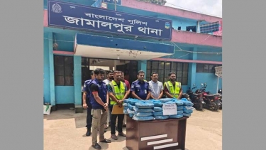জামালপুরে ৪২ কেজি গাঁজাসহ দুই নারী মাদক ব্যবসায়ী গ্রেপ্তার
