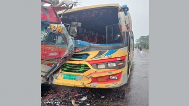 ফরিদপুরে দুই লোকাল বাসের মুখোমুখি সংঘর্ষ