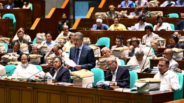 আগামী অর্থবছরের জন্য ৯ লাখ ৩৮ হাজার কোটি টাকার বাজেট প্রস্তাব