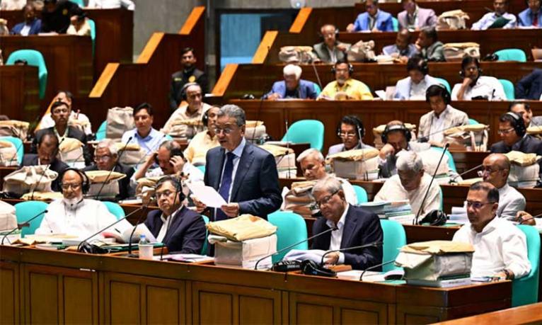 আগামী অর্থবছরের জন্য ৯ লাখ ৩৮ হাজার কোটি টাকার বাজেট প্রস্তাব