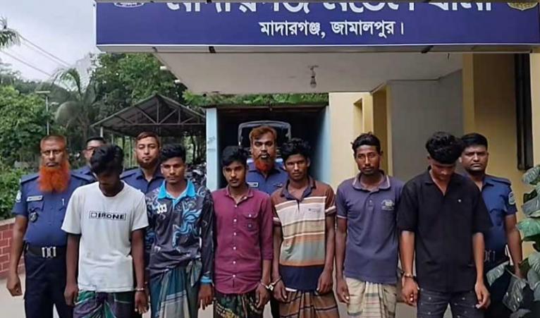 মাদারগঞ্জে পরীক্ষার্থী অপহরণচেষ্টা: ৬ কিশোর গ্রেফতার।
