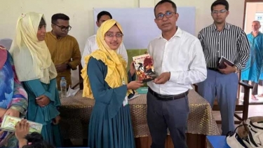ফরিদপুর হাউজিং এস্টেট স্কুল এন্ড কলেজে  ফলাফল প্রকাশ অনুষ্ঠানে জেলা প্রশাসক