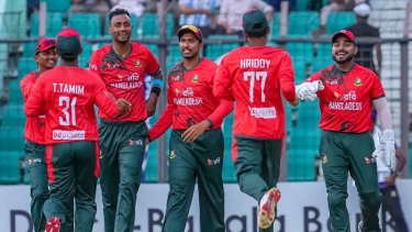 অস্ট্রেলিয়ার কাছে হার দিয়ে টি-টোয়েন্টি সিরিজ শুরু বাংলাদেশ