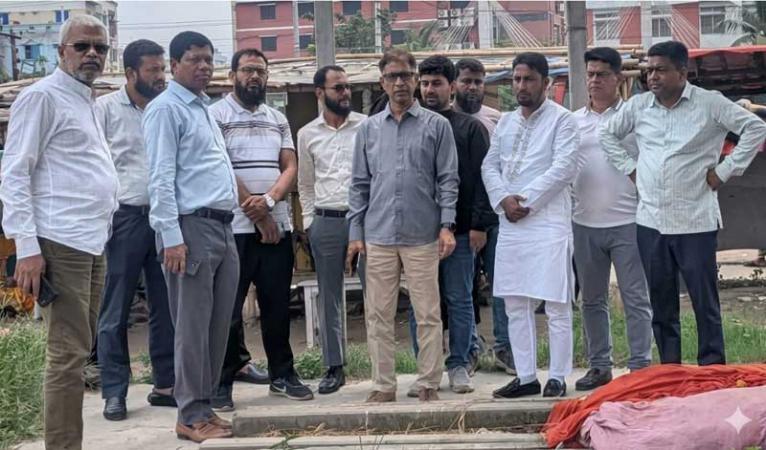 নারায়ণগঞ্জে এলজিডি ভবনের বিপরীতে ‘লাশ ধোয়ার ঘর’ ও অ্যাম্বুলেন্স স্ট্যান্ড দ্রুত নির্মাণ করবেন প্রশাসক মামুন