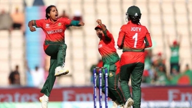 অবিশ্বাস্যভাবে ঘুরে দাঁড়িয়ে পাকিস্তানকে হারাল বাংলাদেশ