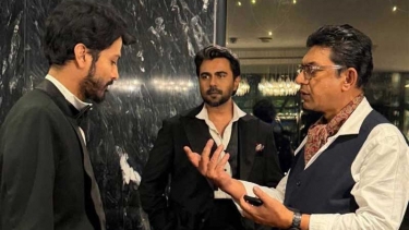 উন্মুক্ত ‘হেডলাইন’, এক পর্দায় অপূর্ব-চঞ্চল-ইয়াশ