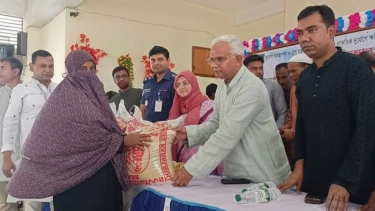 ‘ফ্যামিলি কার্ড আপনাকে খুঁজতে হবে না, পৌঁছে যাবে আপনার দোরগোড়ায়’