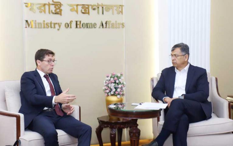 রোহিঙ্গা সংকটের টেকসই সমাধানে আন্তর্জাতিক সহযোগিতা চাইলেন স্বরাষ্ট্রমন্ত্রী