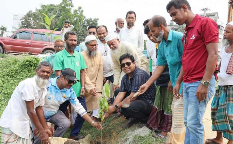 নাটোরে মাসব্যাপী বৃক্ষরোপণ কর্মসূচি শুরু