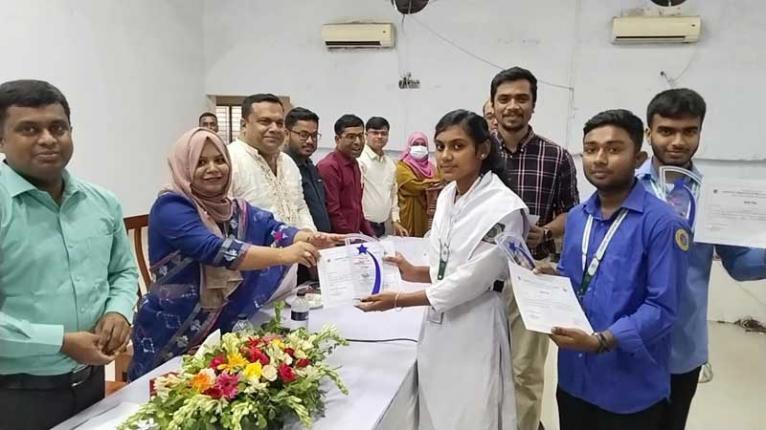 মধুখালীতে স্টার্টআপ বিজ্ঞান প্রকল্পের উদ্ভাবনী ধারণা প্রদর্শন কর্মসূচি অনুষ্ঠিত