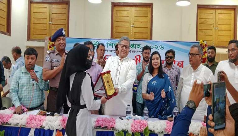 সদরপুরে জাতীয় শিক্ষা সপ্তাহ ও পুরস্কার বিতরনী অনুষ্ঠান অনুষ্ঠিত