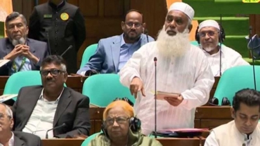 নারী এমপিদের পোশাক নিয়ে মন্তব্য, আপত্তিকর অংশ এক্সপাঞ্জ